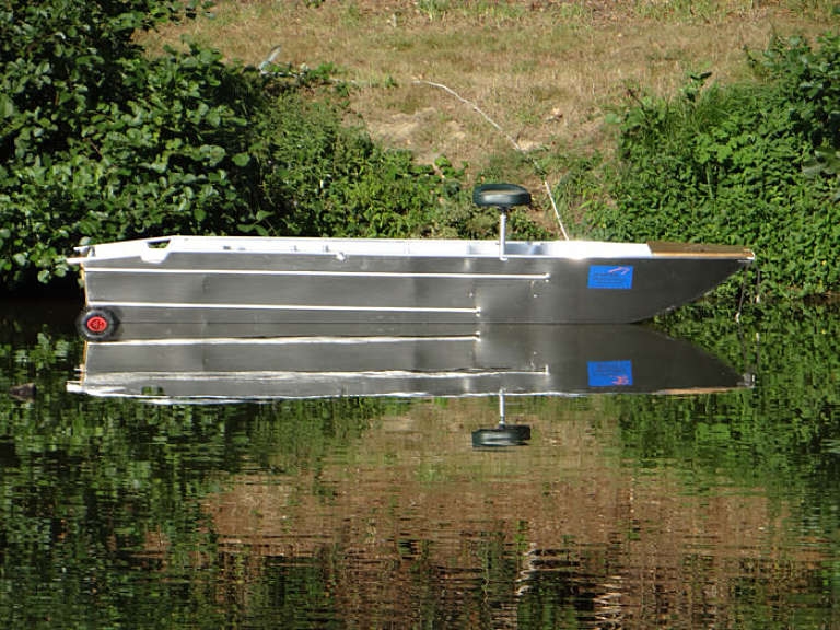 Легкая алюминиевая рыболовная лодка (14)