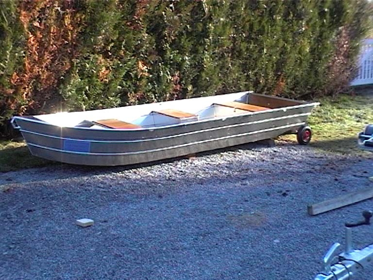 Алюминиевая рыбацкая лодка (33)