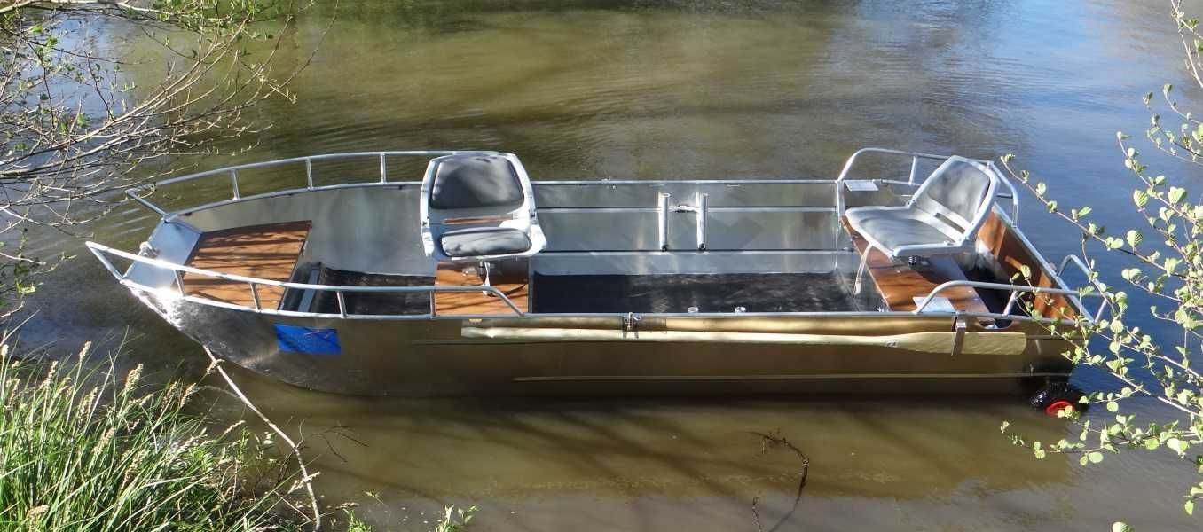 Легкая алюминиевая лодка